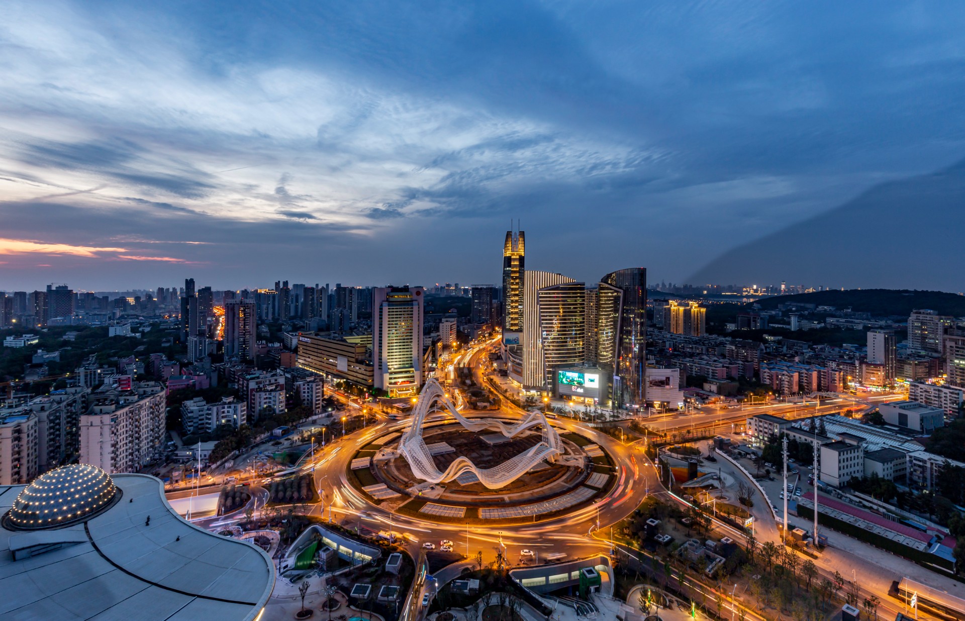奋力谱写高质量发展新篇章——住房城乡建设系统认真学习领会政府工作报告精神